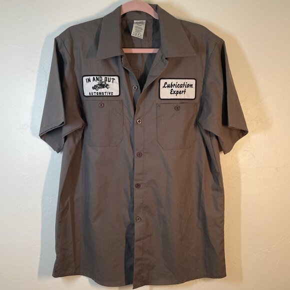 Spirit Halloween In and Out Automotive Lubrication Expert Mechanic Garage Large - Picture 1 of 7